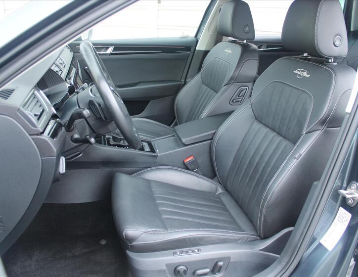Škoda Superb 8
