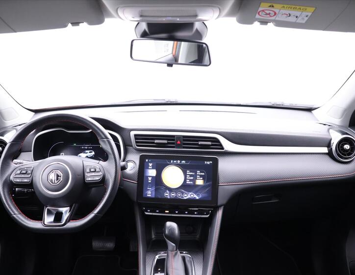 MG ZS 32