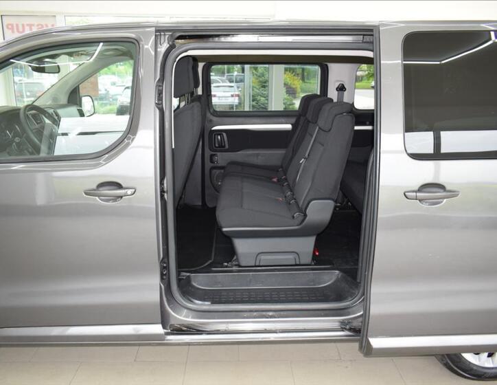 Peugeot Traveller 11
