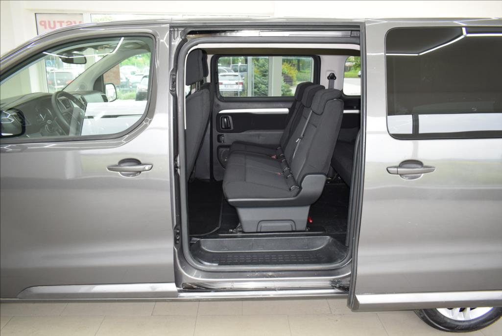 Peugeot Traveller