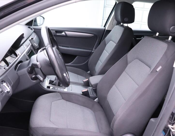 Volkswagen Passat 12