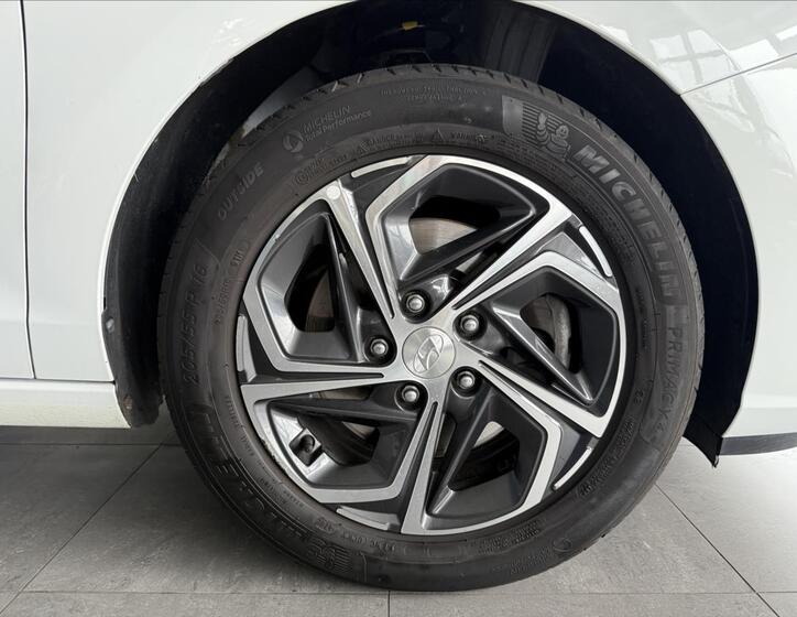 Hyundai i30 24