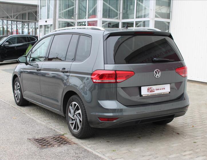 Volkswagen Touran 4