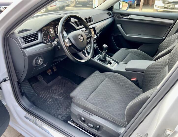 Škoda Superb 11