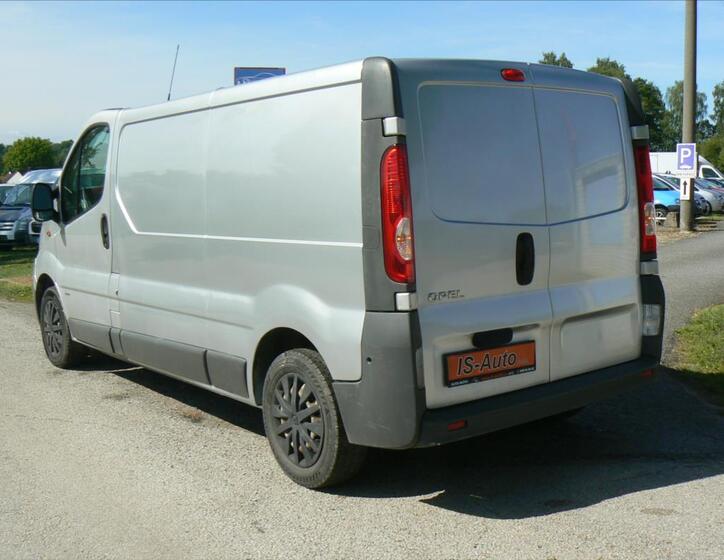 Opel Vivaro 4