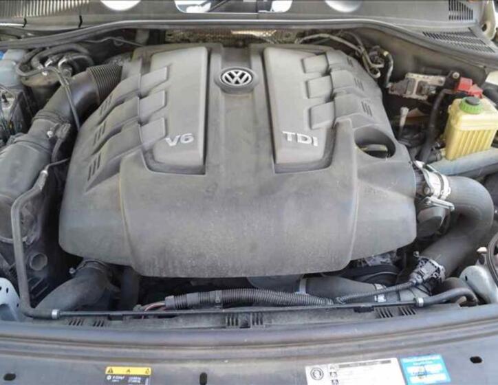 Volkswagen Touareg 8