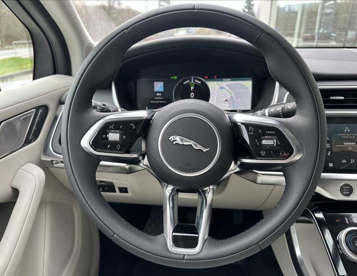 Jaguar I-Pace 15