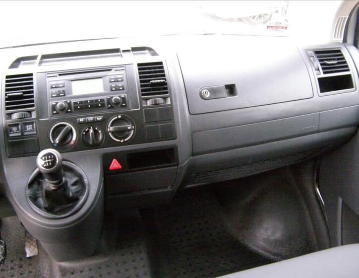 Volkswagen Caravelle 19