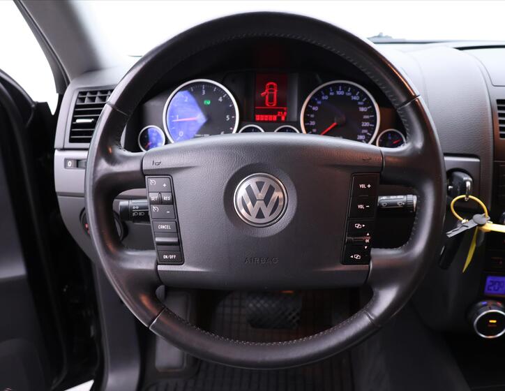 Volkswagen Touareg 19