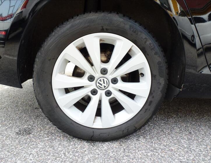 Volkswagen Golf 42