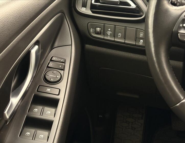Hyundai i30 16