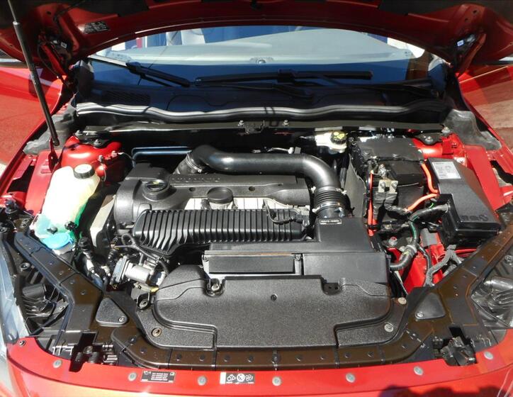 Volvo V40 25