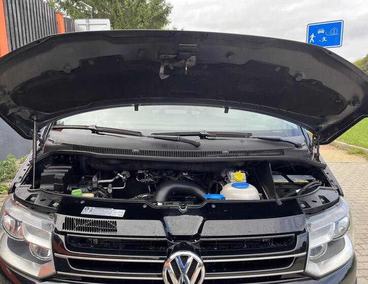 Volkswagen Caravelle 24