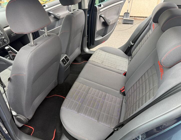 Volkswagen Golf 12