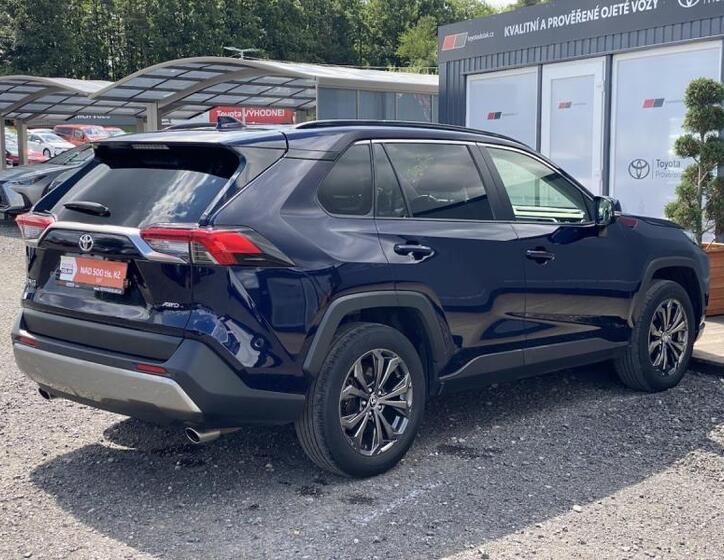 Toyota RAV4 6