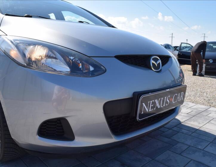 Mazda 2 13