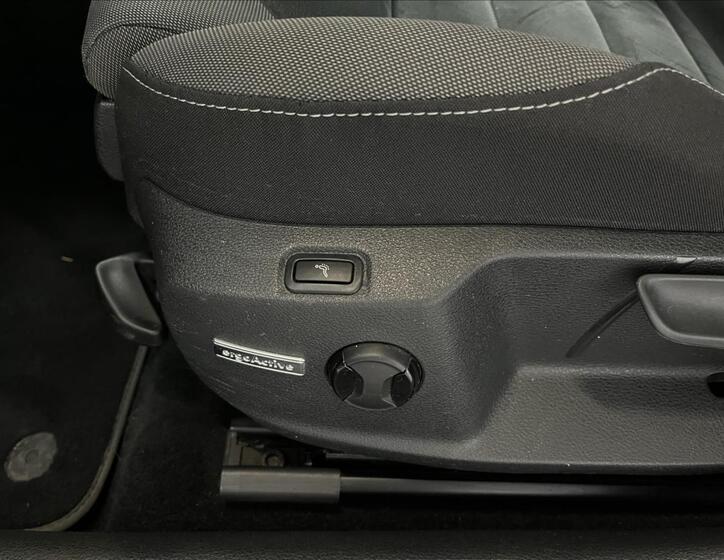 Volkswagen Golf 22