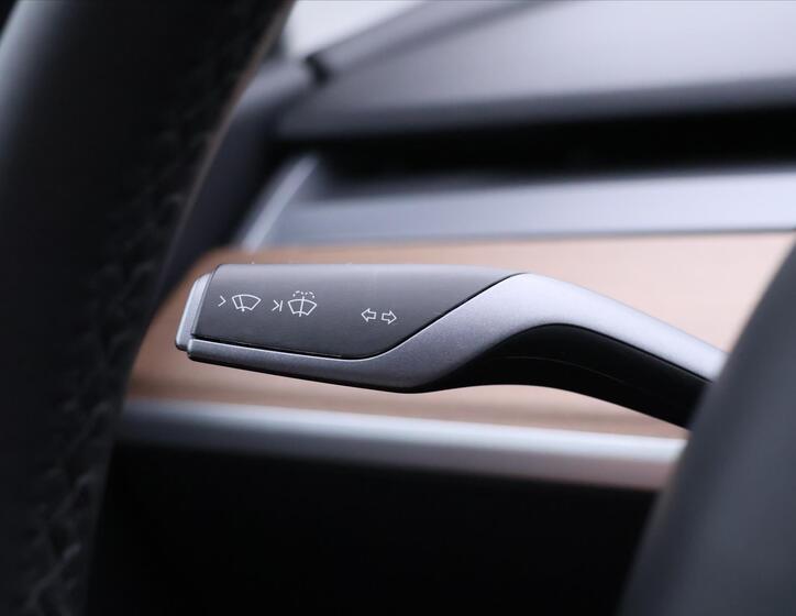 Tesla Model 3 19