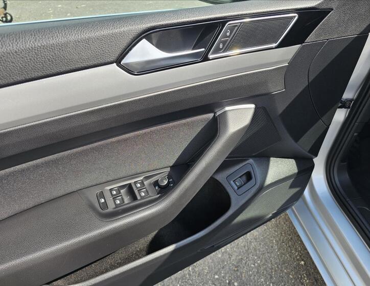 Volkswagen Passat 13