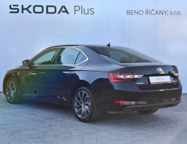 Škoda Superb 10