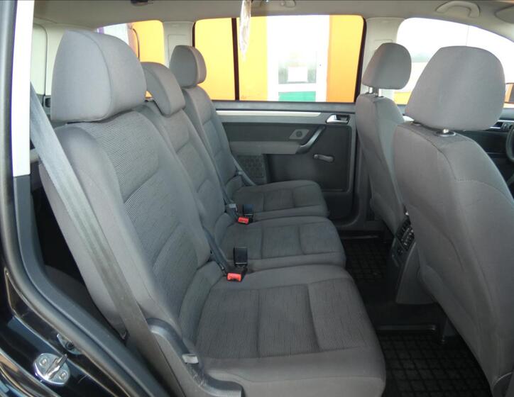 Volkswagen Touran 11