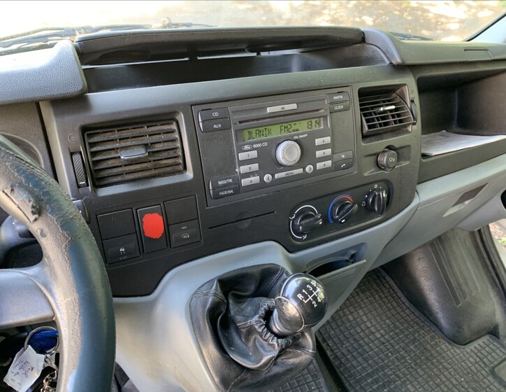 Ford Transit 9