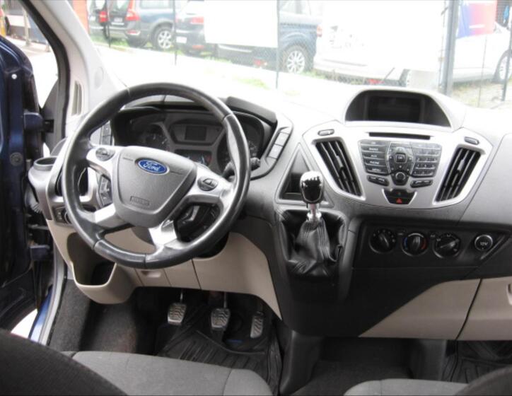 Ford Tourneo Custom 14