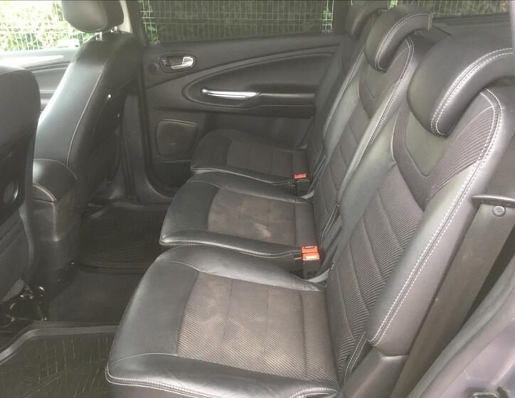 Ford Galaxy 10
