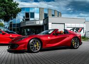 Ferrari 812 32