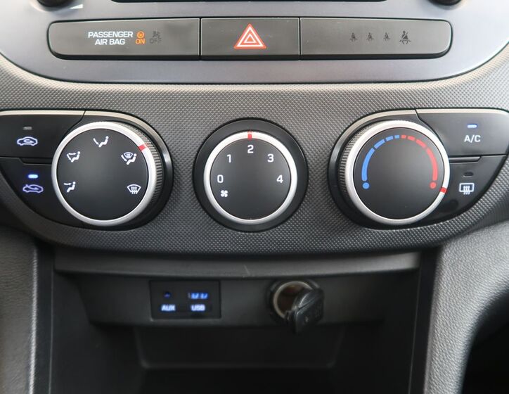 Hyundai i10 17