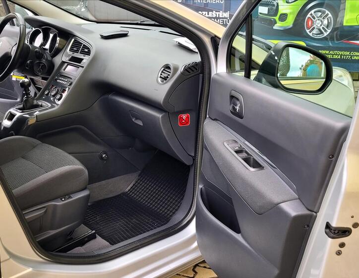 Peugeot 5008 25