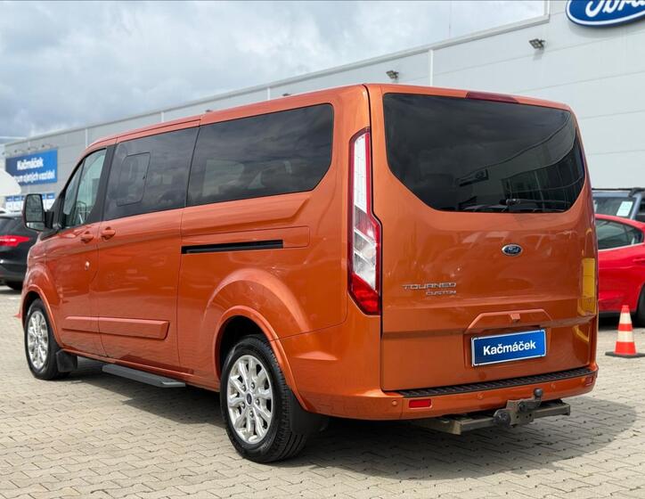 Ford Tourneo Custom 3