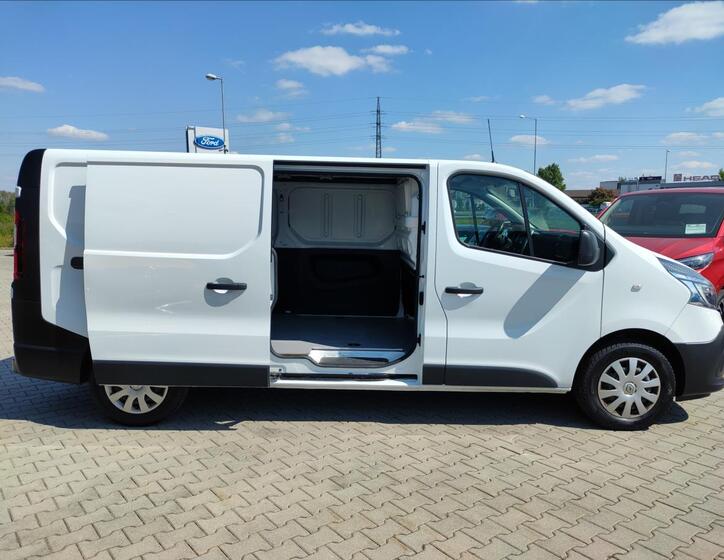 Renault Trafic 13