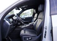 BMW X7 25
