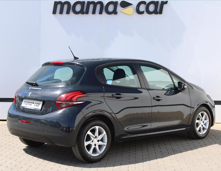 Peugeot 208 7