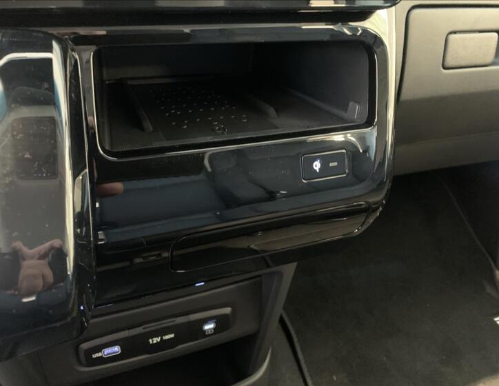 Hyundai Staria 37