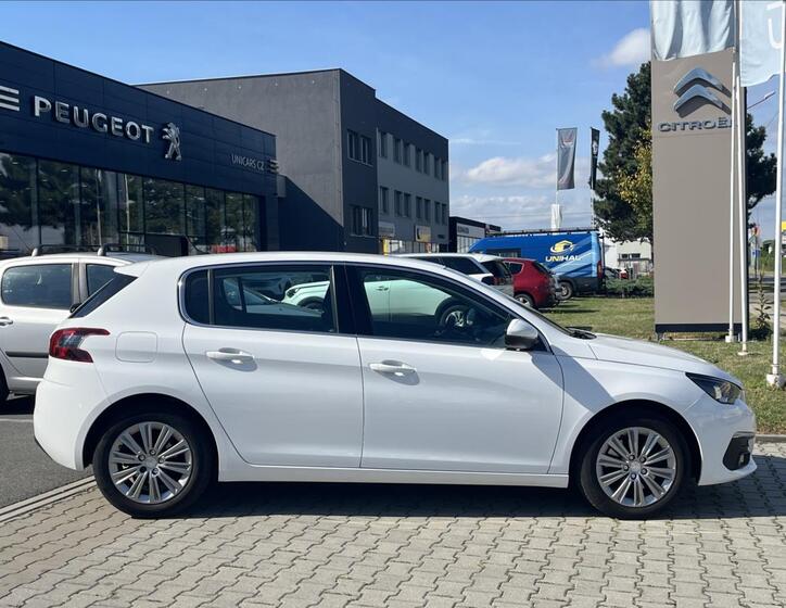 Peugeot 308 4