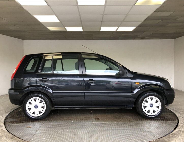 Ford Fusion 8
