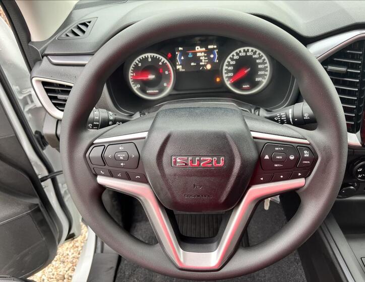 Isuzu D-Max 15