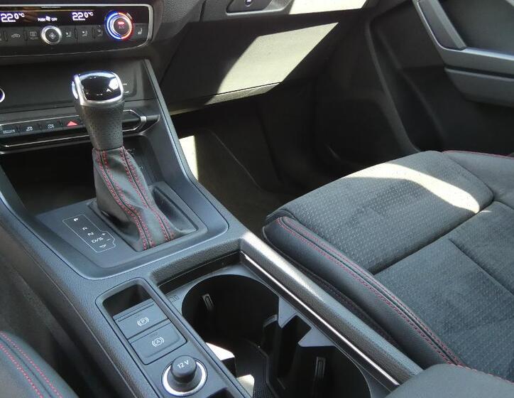 Audi Q3 6