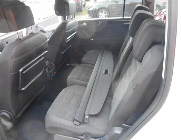 Volkswagen Touran 24