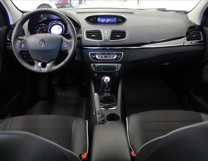 Renault Fluence 8