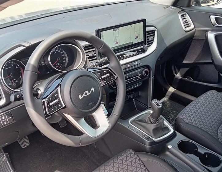 KIA Ceed 8