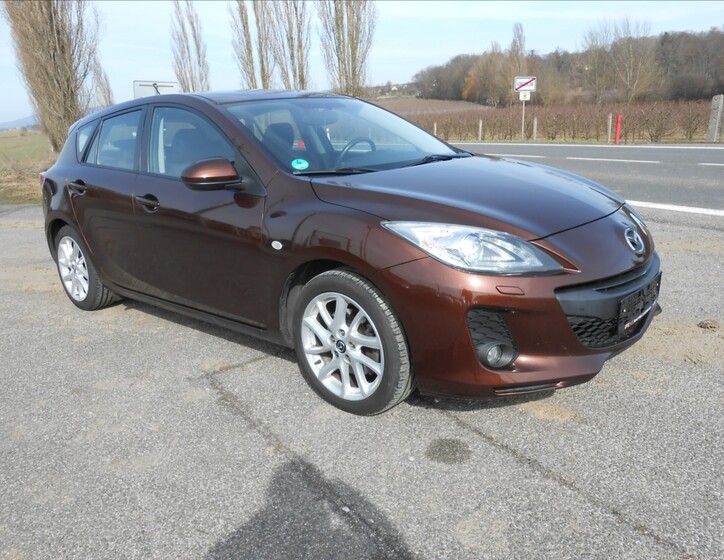Mazda 3 4