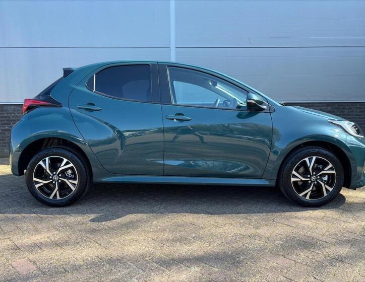 Toyota Yaris 8