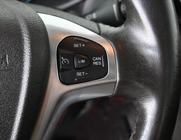 Ford Tourneo Courier 18
