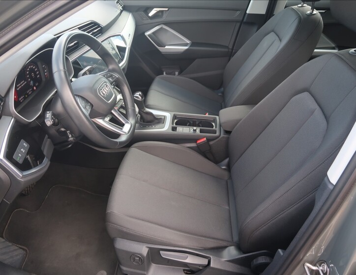 Audi Q3 14