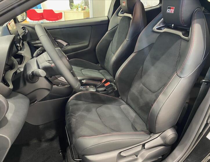 Toyota GR Yaris 11