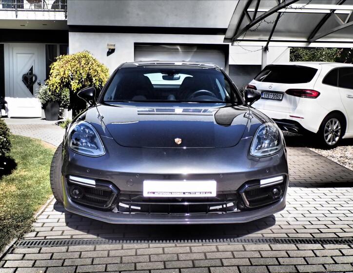 Porsche Panamera 4