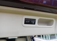 Lexus LM 350h 16